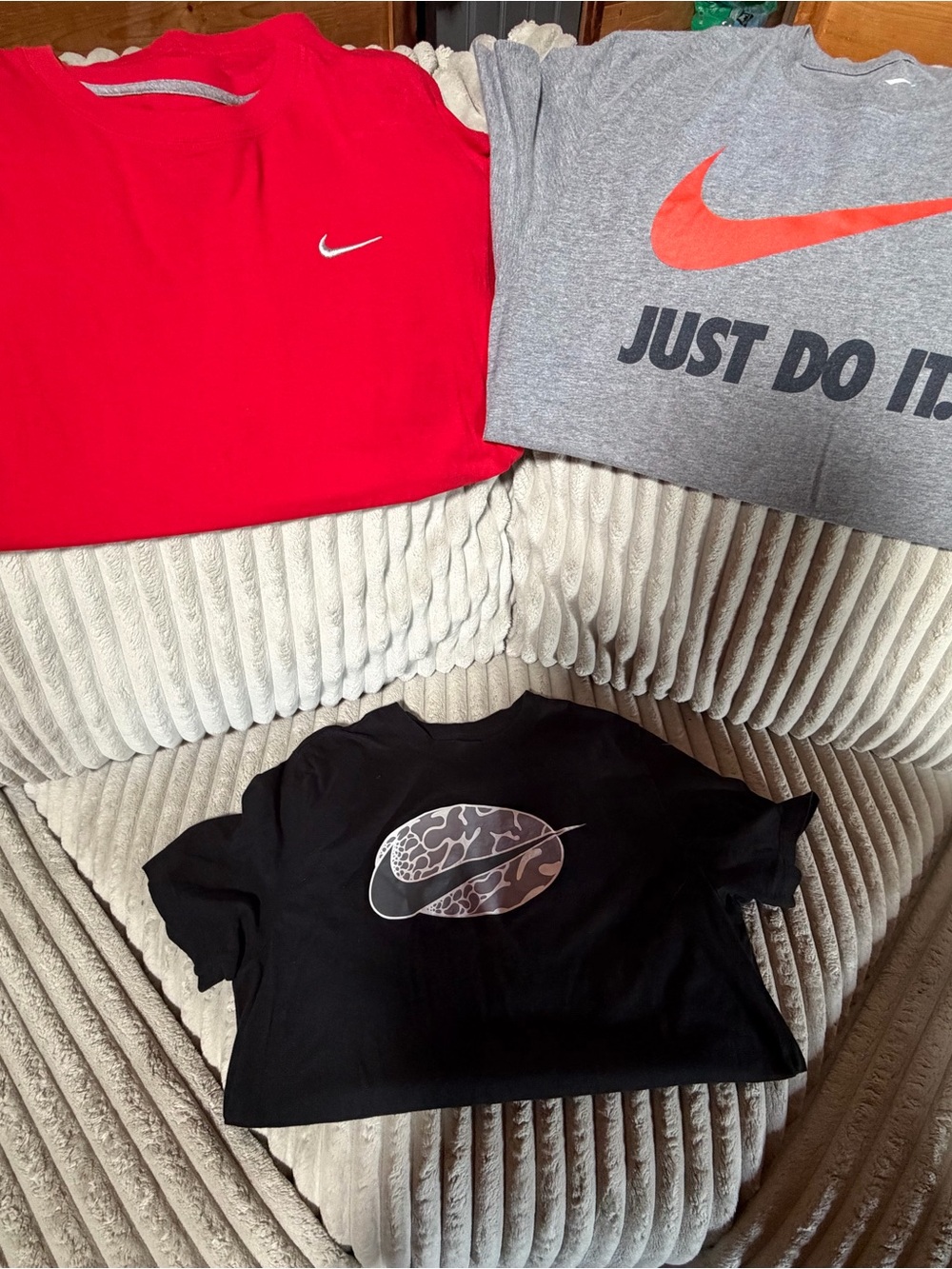 Nike Short-Sleeve Graphic Tees in Red, Gray & Black